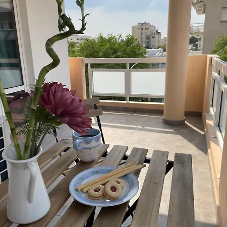 Lovely 1-bd With Patio In Nicosia Center דירה Engomi